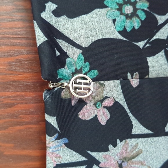 Tommy Hilfiger Black & Gray Floral Short Flutter Sleeve Dress Size 18 - Picture 7 of 8